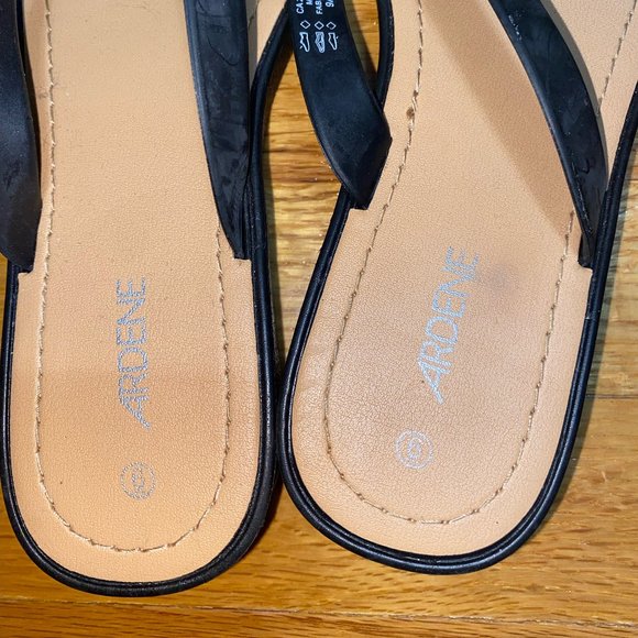 Ardene Flipflops - Picture 8 of 8